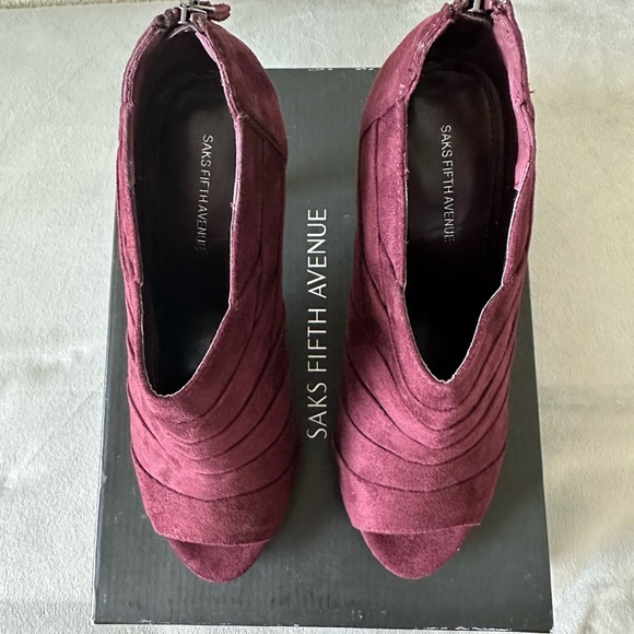 NIB - Saks Fifth Ave - Ankle Bootie - Picture 4 of 6